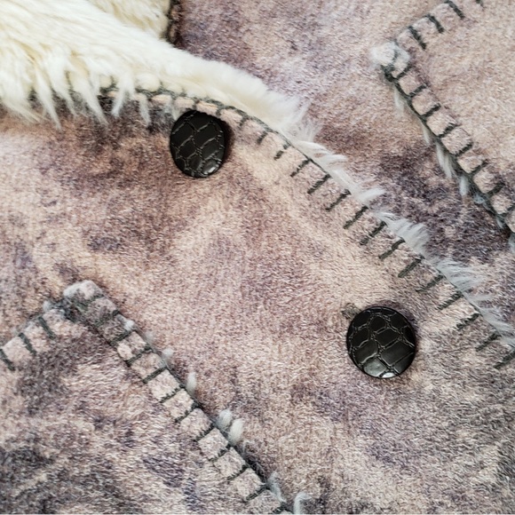 Cheyenne Collection Faux Fur and Suede Vest - Picture 14 of 15